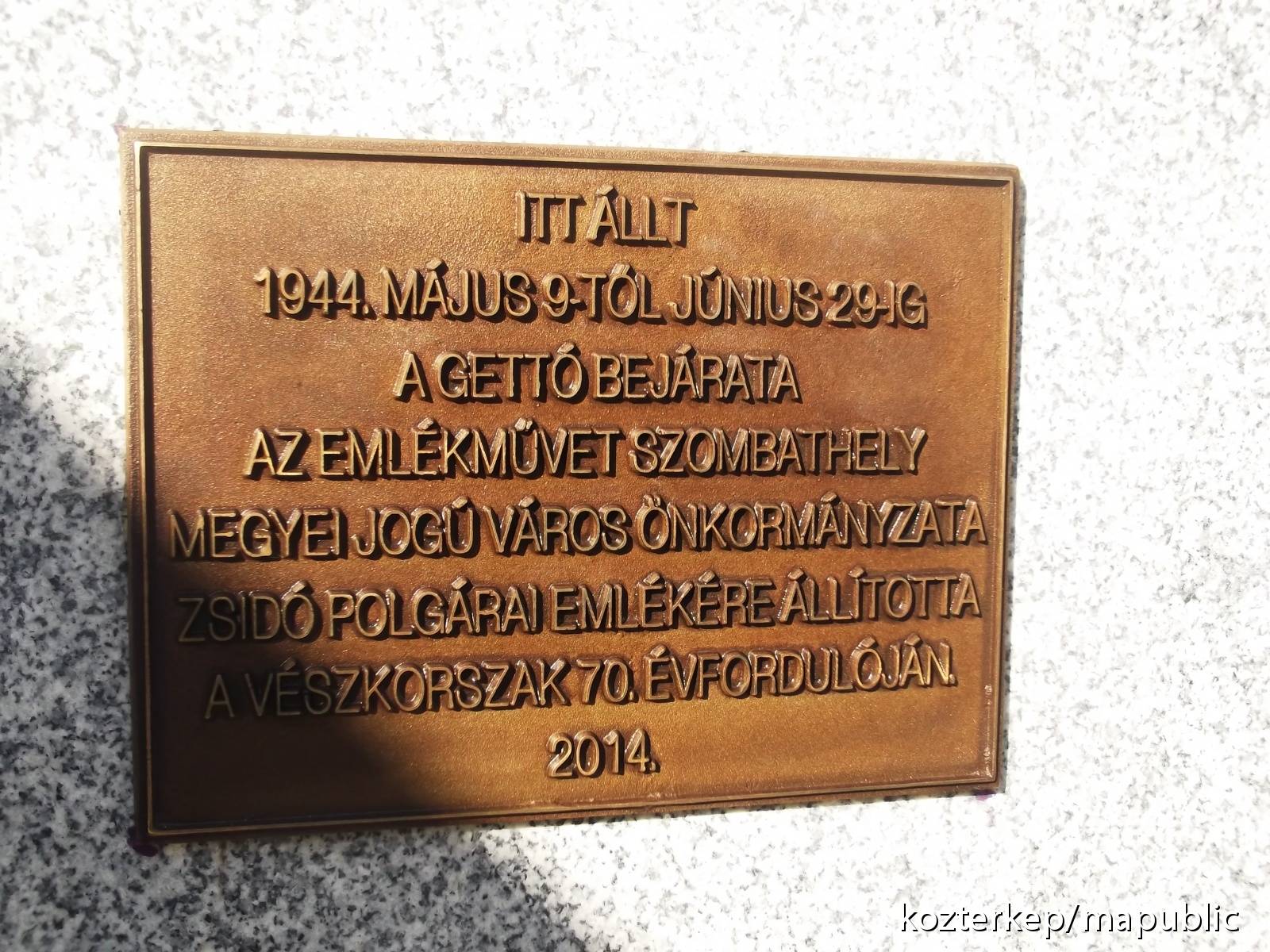 Gettó-kapu emlékmű